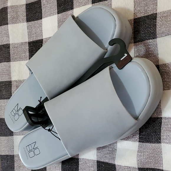 Women's Flatform Wedge Sandals - Picture 12 of 17